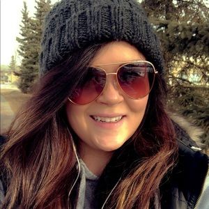 Meet your Posher, Victoria